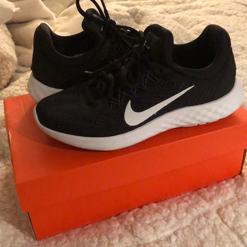 NIKE FLEX EXPERIENCE RN 5